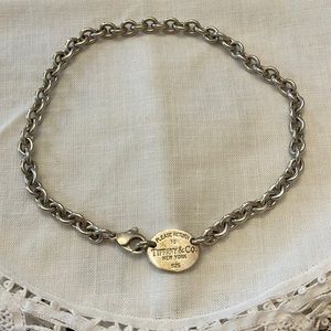 Tiffany return to Tiffany oval neck lace